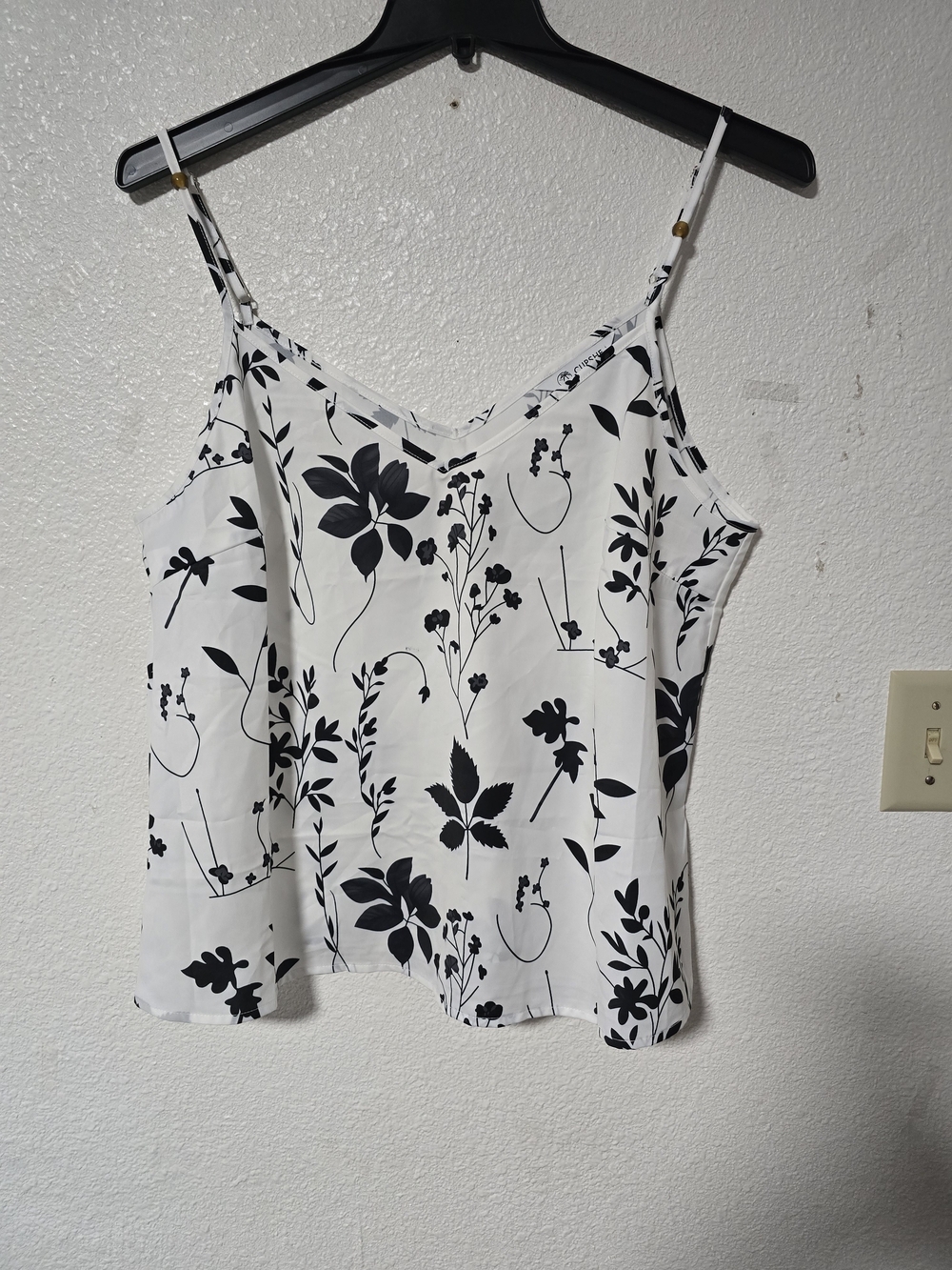 Cupshe White & Black Floral V-Neck Spaghetti Strap Cami